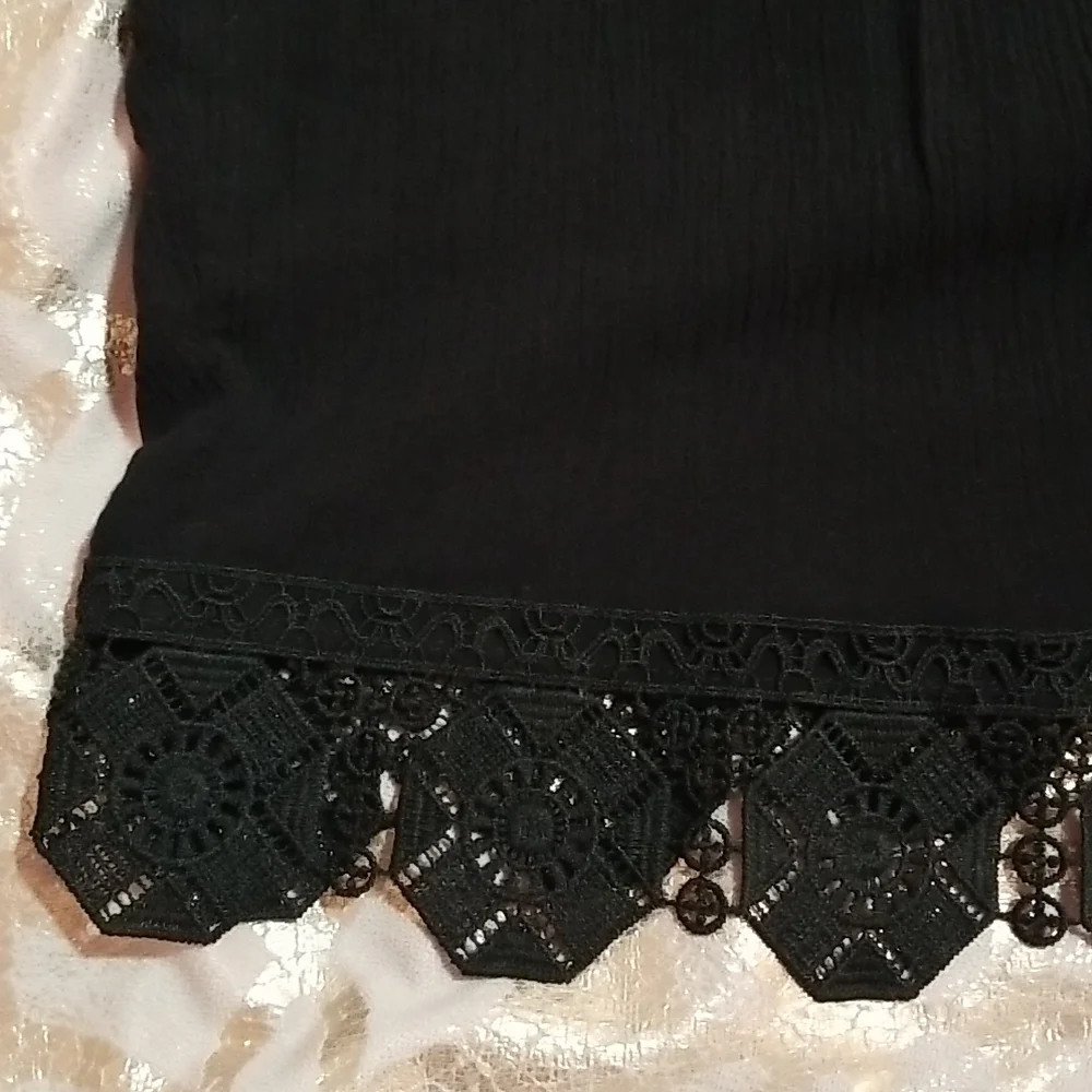 6/$25 Xhilaration Black Top - Picture 2 of 8